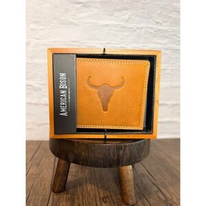 American Bison Mens Tan Leather Bifold Wallet with Wooden Gift Box Skull Logo